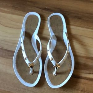 White and cork colored sandal